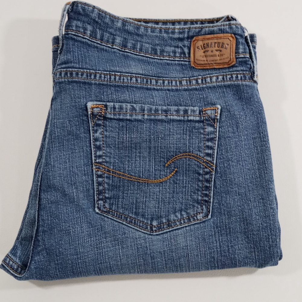 Levi's low rise boot cut